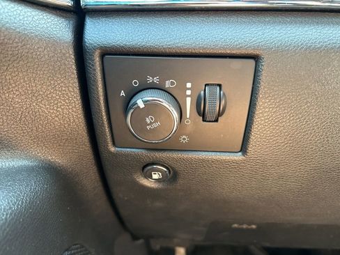 Used 2022 Jeep Grand Cherokee Limited image 23