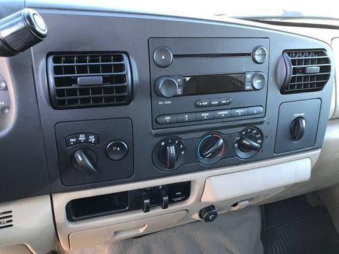 Used 2007 Ford F250 XLT AWD/4WD image 4