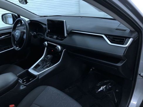 Used 2025 Toyota RAV4 XLE w/ Convenience Package image 24