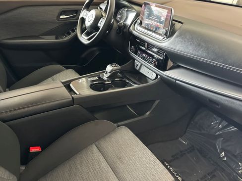 Used 2022 Nissan Rogue SV image 17