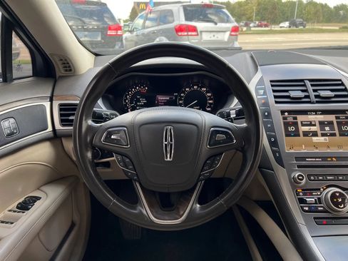 Used 2018 Lincoln MKZ Select w/ Select Plus Package FWD image 18
