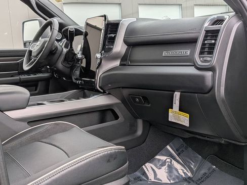 Used 2025 RAM 3500 Laramie AWD/4WD image 26