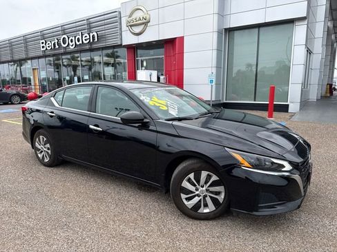 Certified 2025 Nissan Altima 2.5 S FWD image 1