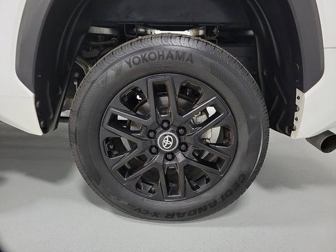 Certified 2025 Toyota Tundra Limited AWD/4WD image 8