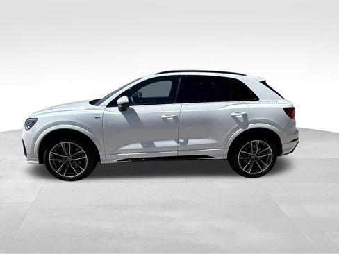 Used 2023 Audi Q3 2.0T Premium Plus w/ Premium Plus Package image 2