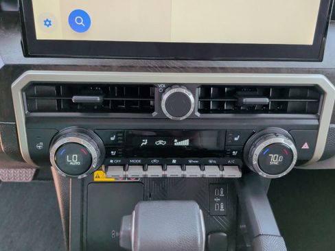 Used 2025 Toyota Tacoma Limited AWD/4WD image 29
