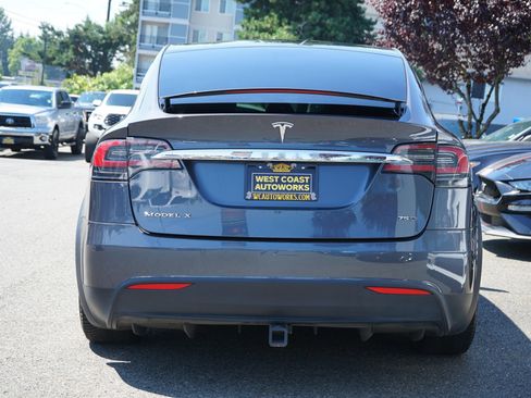 Used 2018 Tesla Model X 75D AWD/4WD image 4