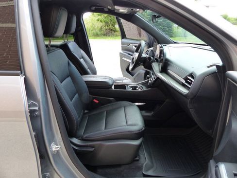 Used 2025 Chevrolet Traverse LT w/ LPO, Floor Liner Package AWD/4WD image 50