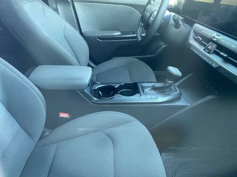 Used 2025 Kia K4 FWD image 9