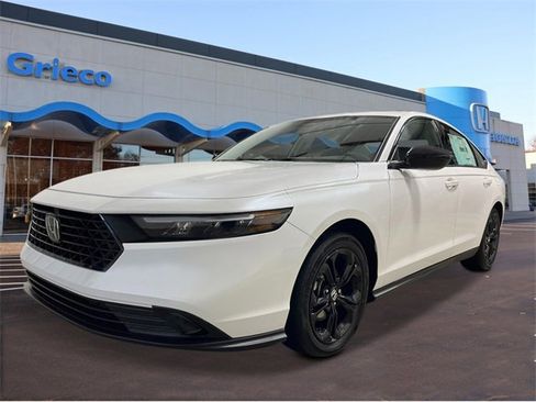 New 2025 Honda Accord SE image 1