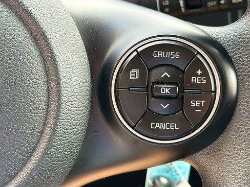 Used 2022 Kia Soul LX w/ Technology Package FWD image 16