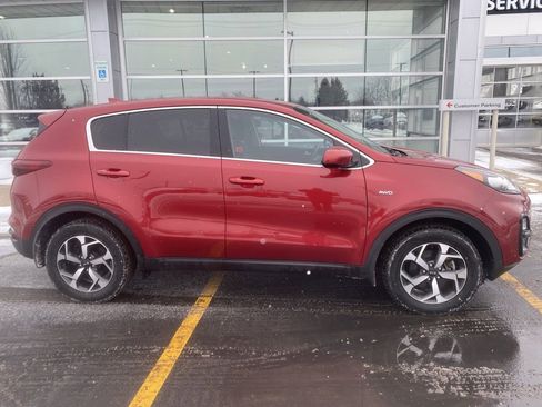 Used 2022 Kia Sportage LX image 3