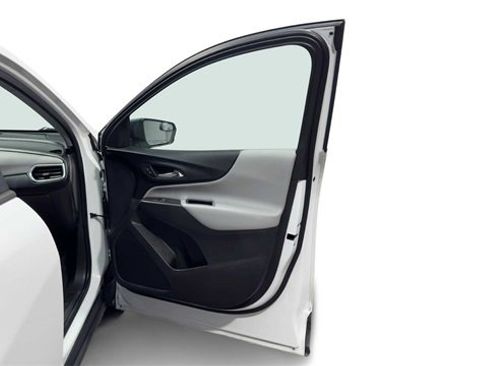 Used 2020 Chevrolet Equinox LS image 9