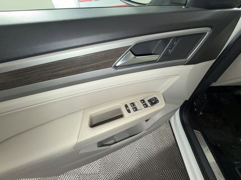 Used 2018 Volkswagen Atlas SEL image 15