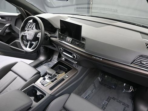 Used 2025 Audi Q5 2.0T Premium Plus w/ Premium Plus Package image 12