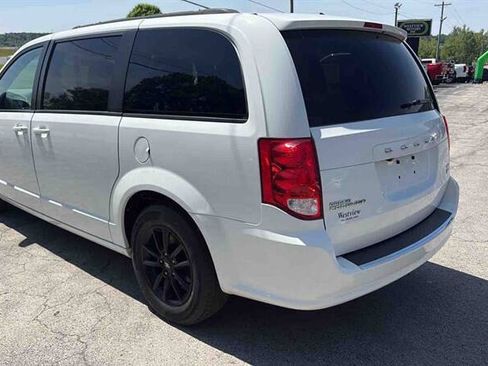 Used 2019 Dodge Grand Caravan GT FWD image 6