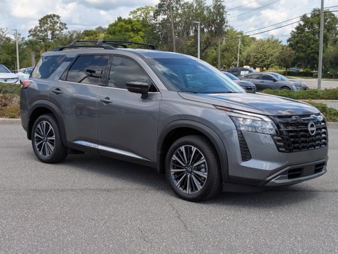 Used 2026 Nissan Pathfinder Platinum w/ Cargo Package FWD image 2