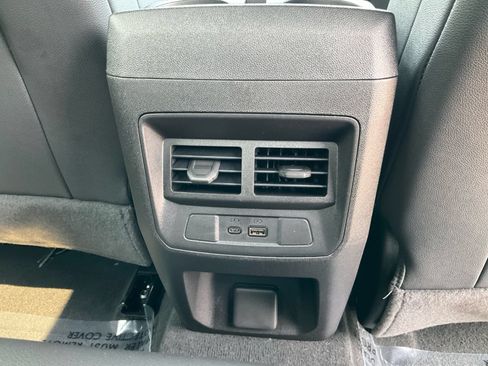 Used 2024 GMC Canyon Elevation w/ Elevation Premium Package AWD/4WD image 32