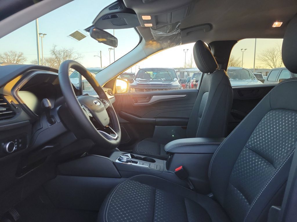 New 2026 Ford Escape Active w/ Cold Weather Package AWD/4WD image 16