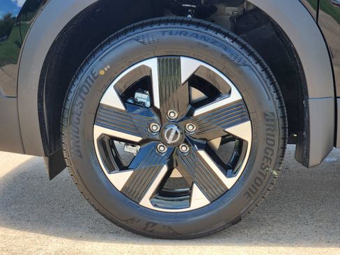 New 2026 Nissan Kicks SV w/ Cold Weather Package AWD/4WD image 11