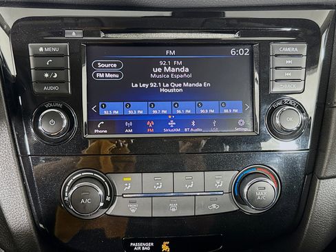 Used 2020 Nissan Rogue S image 17