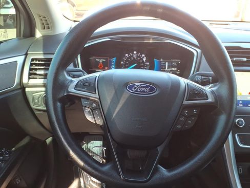 Certified 2020 Ford Fusion SE FWD image 18