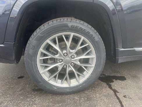 Used 2023 Jeep Grand Cherokee L Summit image 28