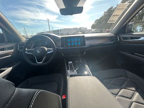 New 2026 Volkswagen Atlas SE FWD image 10