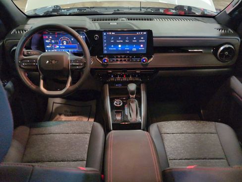 Used 2025 Chevrolet Colorado Z71 w/ Technology Package image 20