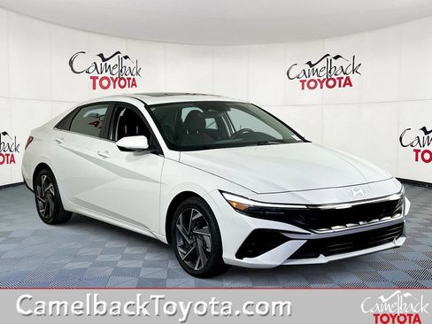 Used 2025 Hyundai Elantra SEL FWD image 1