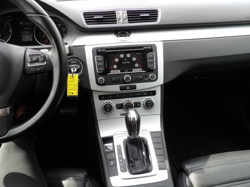 Used 2014 Volkswagen CC R-Line FWD image 12