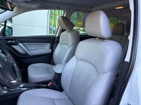 Used 2014 Subaru Forester 2.5i Touring AWD/4WD image 12