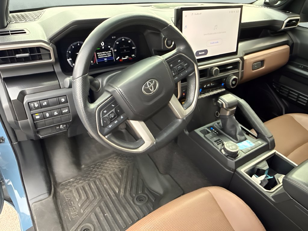 Used 2025 Toyota 4Runner Limited AWD/4WD image 11