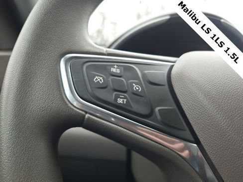 Used 2017 Chevrolet Malibu LS image 23