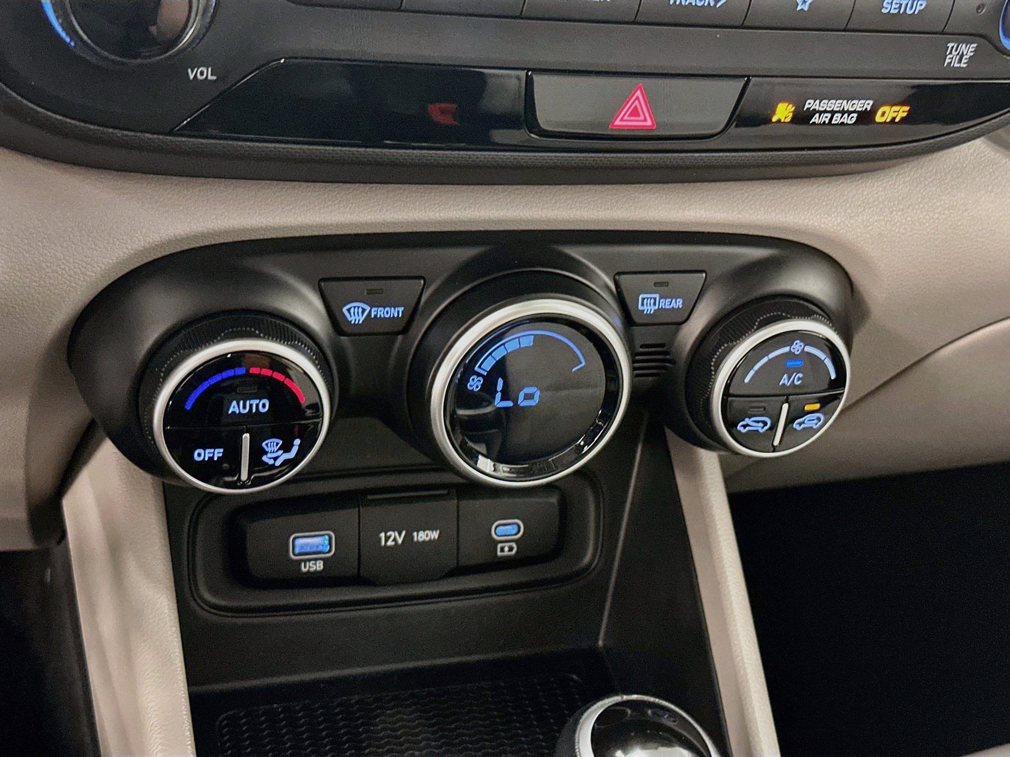 Used 2025 Hyundai Venue SEL FWD image 23
