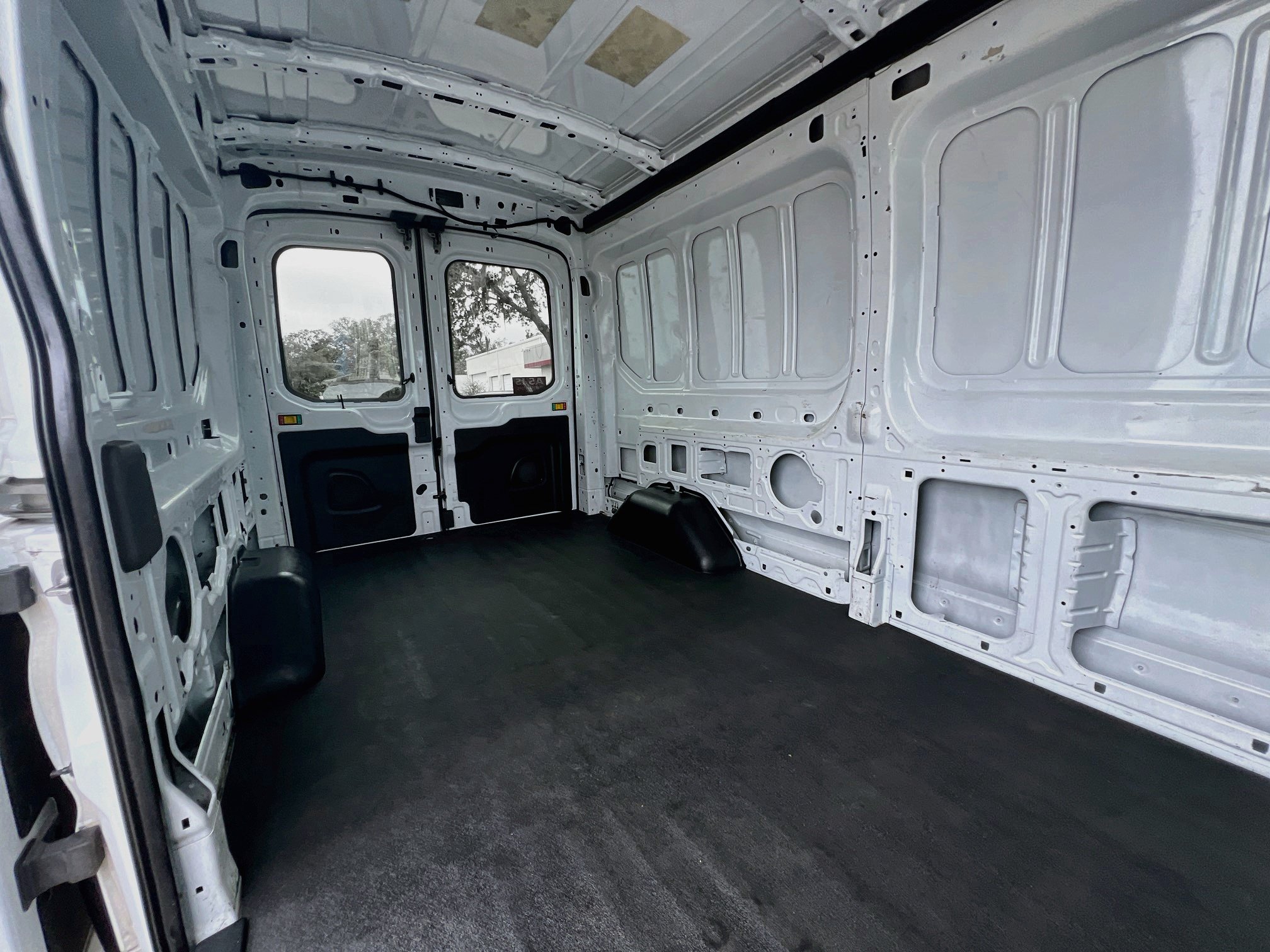 Used 2021 Ford Transit 250 Medium Roof RWD image 29