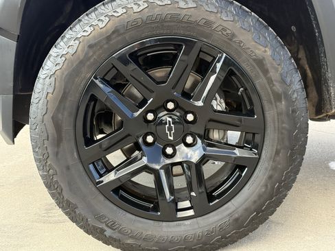 Used 2024 Chevrolet Colorado Trail Boss AWD/4WD image 13