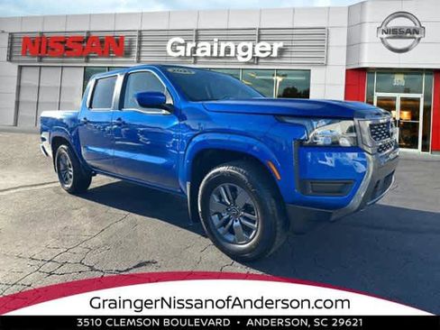 Certified 2025 Nissan Frontier SV image 1