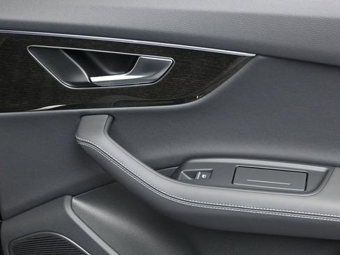 Used 2025 Audi Q7 3.0T Premium Plus w/ Premium Plus Package image 14