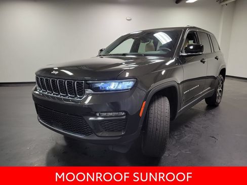 Used 2024 Jeep Grand Cherokee Limited AWD/4WD image 4