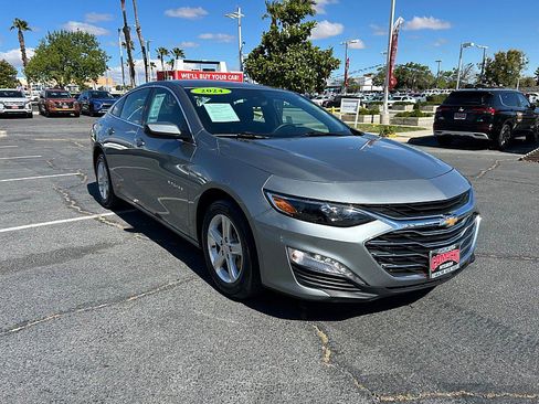 Used 2024 Chevrolet Malibu LT FWD image 1