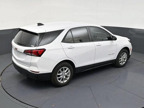 Used 2024 Chevrolet Equinox LS FWD image 16