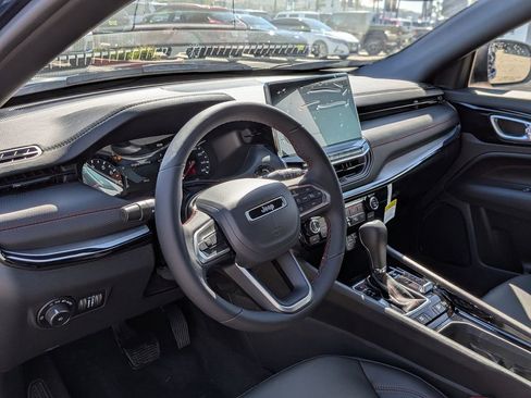 New 2026 Jeep Compass Trailhawk w/ Trailer Tow Group AWD/4WD image 16