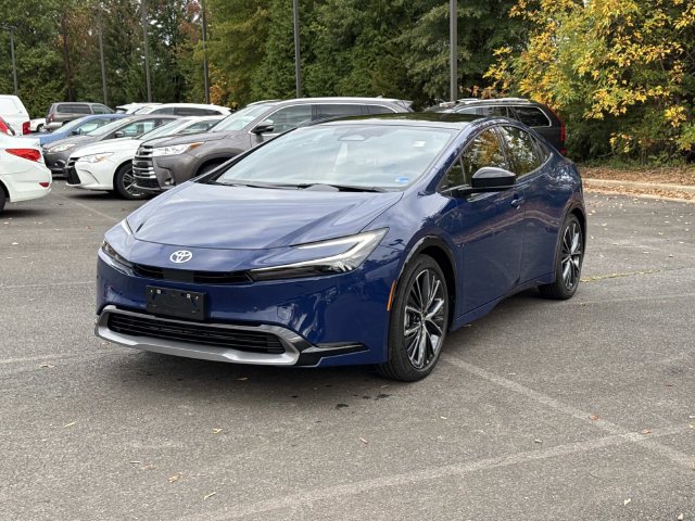 Used 2027 Toyota Prius XLE FWD image 5