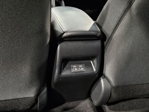 Used 2023 Toyota Corolla SE image 36