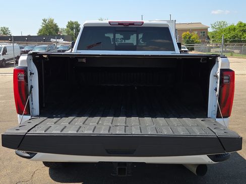 Used 2024 GMC Sierra 2500 Denali Ultimate AWD/4WD image 14
