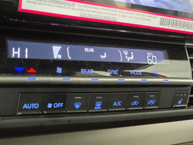 Used 2024 Toyota Sienna XLE w/ XLE Plus Package AWD/4WD image 17
