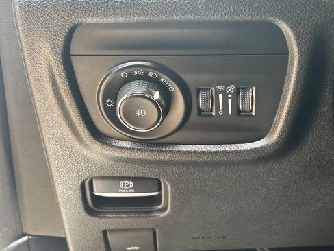 Used 2023 Jeep Grand Cherokee L Limited image 24