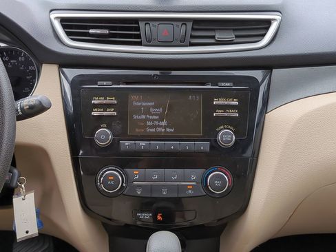 Used 2016 Nissan Rogue S w/ Appearance Package image 16