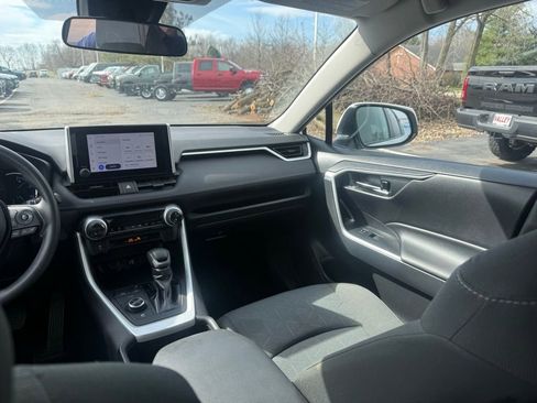 Used 2023 Toyota RAV4 XLE image 33